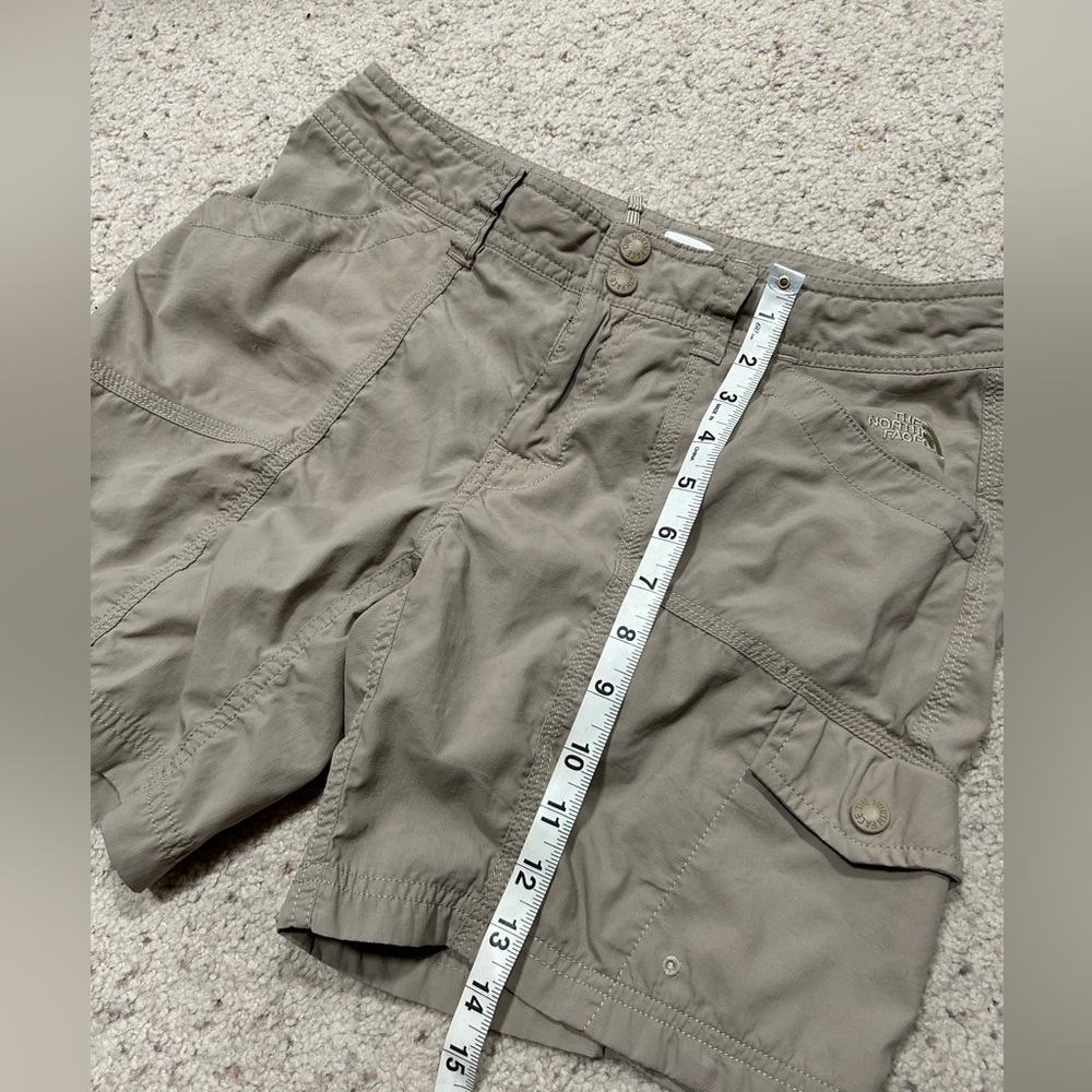 The North Face Quick Dry Khaki size 4 shorts - Picture 8 of 8